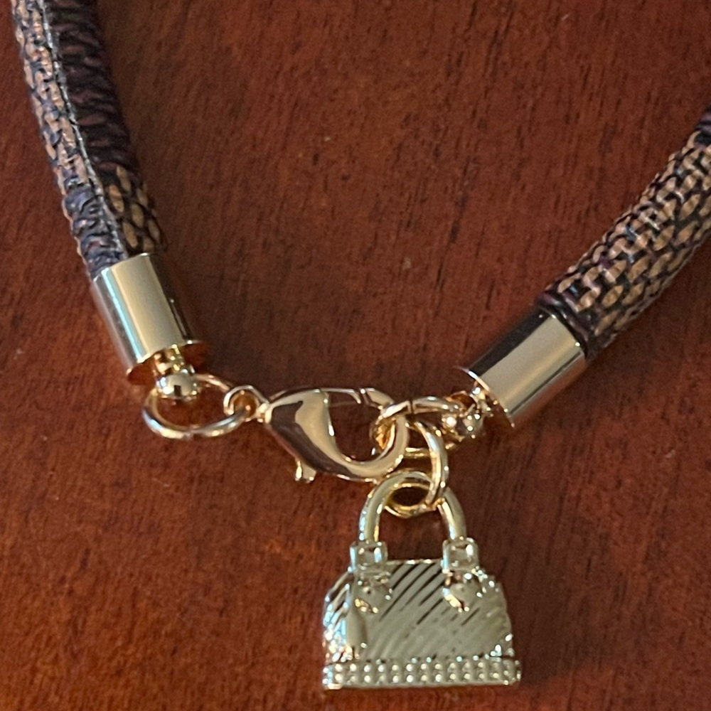 Designer Inspired Brown Checkered Gold Plated Bag Purse Charm Clasp Bracelet - Picture 6 of 10